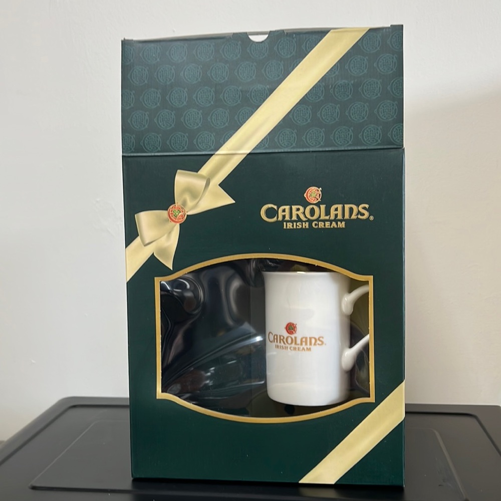 New Carolyn’s Gift Box